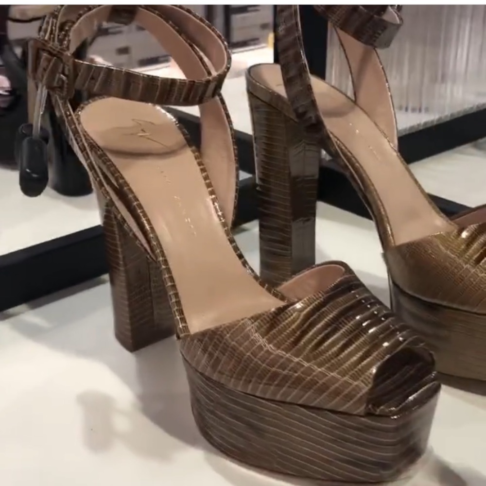 ⭐️giuseppe zanotti NIB chunky platform heels - Picture 9 of 10